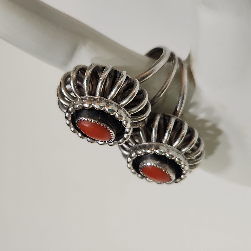 Showstopper! Silver & coral ring sz 8 - Picture 2 of 11